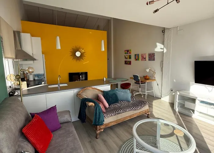 Petite Penthouse With The Sunniest Terrace In Valencia
